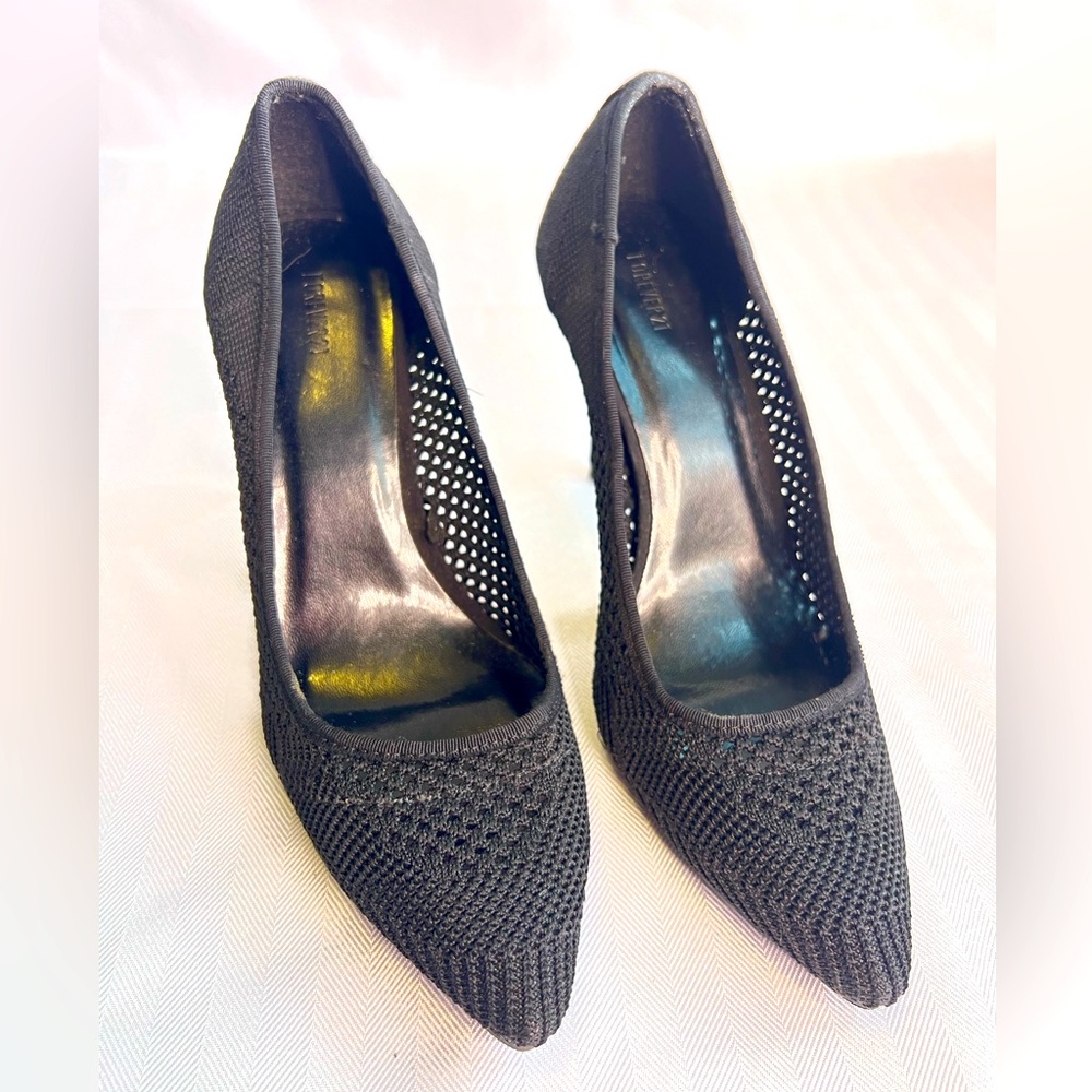 Forever 21 Heels Size 10 Pump Point 4” Heel Black